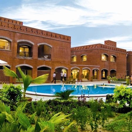 Cambay Sapphire, Gandhinagar Hotell Eksteriør bilde