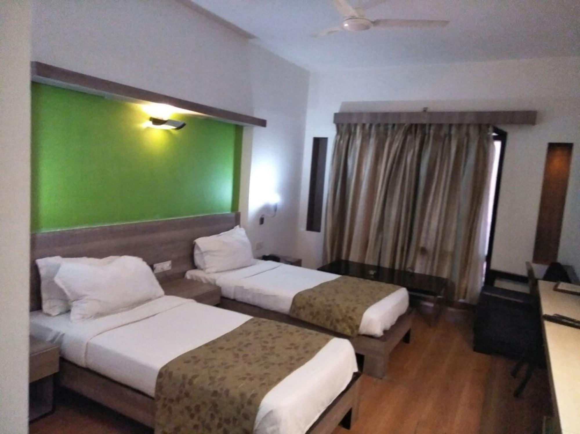 Cambay Sapphire, Gandhinagar Hotell Eksteriør bilde