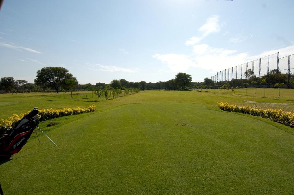 Cambay Sapphire, Gandhinagar Hotell Eksteriør bilde