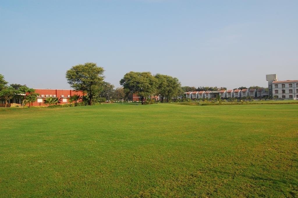 Cambay Sapphire, Gandhinagar Hotell Eksteriør bilde