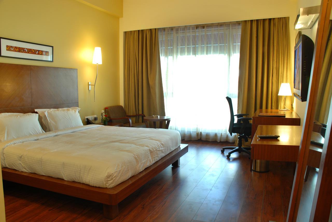 Cambay Sapphire, Gandhinagar Hotell Eksteriør bilde