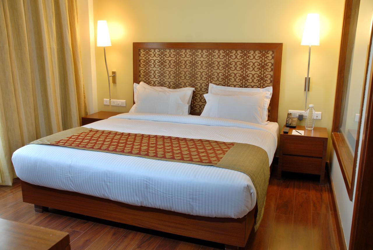 Cambay Sapphire, Gandhinagar Hotell Eksteriør bilde