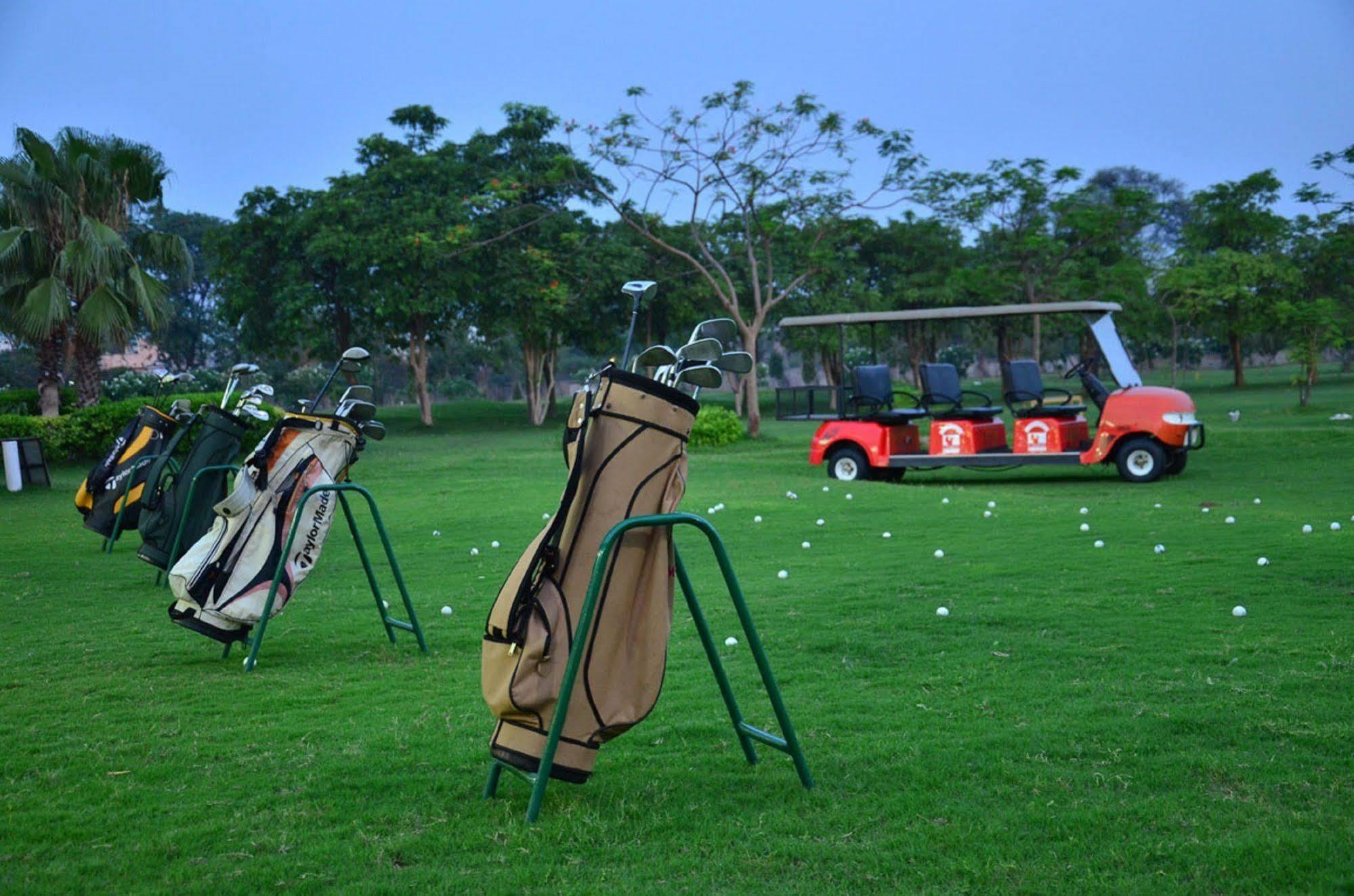 Cambay Sapphire, Gandhinagar Hotell Eksteriør bilde