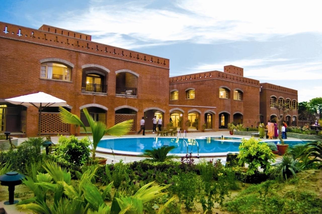 Cambay Sapphire, Gandhinagar Hotell Eksteriør bilde